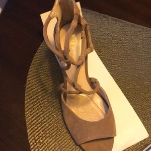 Nine West cross cross open toe suede shoes
